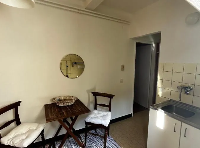 Charming In The Heart Of Casa de hóspedes Locarno